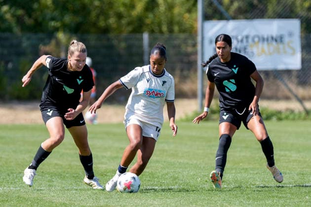 v.li.: Christin Meyer (Viktoria, 9), Maimouna Stein (TSG II, 11), Maya Ruby Hahn (Viktoria, 11), Zweikampf, Spielszene, Duell, duel, tackle, tackling, Dynamik, Action, Aktion, 02.08.2026, St. Leon-Rot (Deutschland), Fussball, 2. Frauen-Bundesliga, TSG 1899 Hoffenheim U20 - FC Viktoria Berlin, DFB DFL REGULATIONS PROHIBIT ANY USE OF PHOTOGRAPHS AS IMAGE SEQUENCES AND OR QUASI-VIDEO. *** From left: Christin Meyer (Viktoria), 9, Maimouna Stein (TSG II), 11, Maya Ruby Hahn (Viktoria), 11, tackle, game scene, duel, tackle, tackling, dynamic, action, 02 08 2026, St. Leon-Rot, Germany, soccer, Women’s Bundesliga 2, TSG 1899 Hoffenheim U20 vs. FC Viktoria Berlin, DFB and DFL regulations prohibit any use of photographs as image sequences and or quasi-video xozx