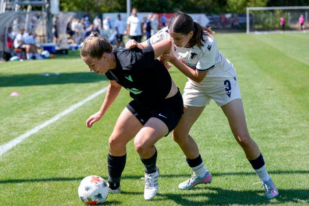 v.li.: Christin Meyer (Viktoria, 9), Marlen Helmstetter (TSG II, 3), Zweikampf, Spielszene, Duell, duel, tackle, tackling, Dynamik, Action, Aktion, 02.08.2026, St. Leon-Rot (Deutschland), Fussball, 2. Frauen-Bundesliga, TSG 1899 Hoffenheim U20 - FC Viktoria Berlin, DFB DFL REGULATIONS PROHIBIT ANY USE OF PHOTOGRAPHS AS IMAGE SEQUENCES AND OR QUASI-VIDEO. *** From left: Christin Meyer (Viktoria), 9, Marlen Helmstetter (TSG II), 3, tackle, game scene, duel, tackle, tackling, dynamics, action, 02 08 2026, St. Leon-Rot, Germany, soccer, Women’s Bundesliga 2, TSG 1899 Hoffenheim U20 vs. FC Viktoria Berlin, DFB and DFL regulations prohibit any use of photographs as image sequences and or quasi-video xozx