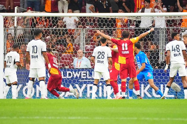 ISTANBUL, TURKEY - AUGUST 2: of Galatasaray and of Rennes during the during the pre-season friendly match between Galatasaray SK and Rennes at Rams Park Stadium on August 2, 2026 in Istanbul, Turkey. Istanbul Turkey Copyright: xSeskimphotox GSaray-Rennes-020826 (1)