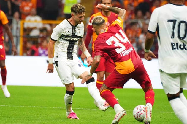 ISTANBUL, TURKEY - AUGUST 2: of Galatasaray and of Rennes during the during the pre-season friendly match between Galatasaray SK and Rennes at Rams Park Stadium on August 2, 2026 in Istanbul, Turkey. Istanbul Turkey Copyright: xSeskimphotox GSaray-Rennes-020826 (80)