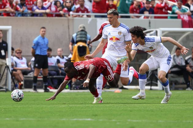 CHICAGO, USA - August 2: Jeremie Frimpong (30 Liverpool FC) is fouled during the club friendly game between Liverpool F.C. and Leeds Unites F.C. at Soldier Field on Sunday, August 2 in Chicago, USA  Copyright: xShainaxBenhiyoun SPPx Sportspressphoto_SPR199763
