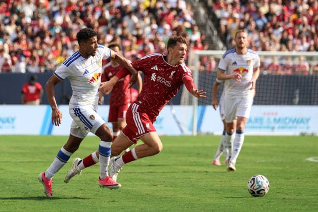 CHICAGO, USA - August 2: James Justin (24 Leeds United) fouls Calvin Ramsay (47 Liverpool FC) during the club friendly game between Liverpool F.C. and Leeds Unites F.C. at Soldier Field on Sunday, August 2 in Chicago, USA  Copyright: xShainaxBenhiyoun SPPx Sportspressphoto_SPR199815