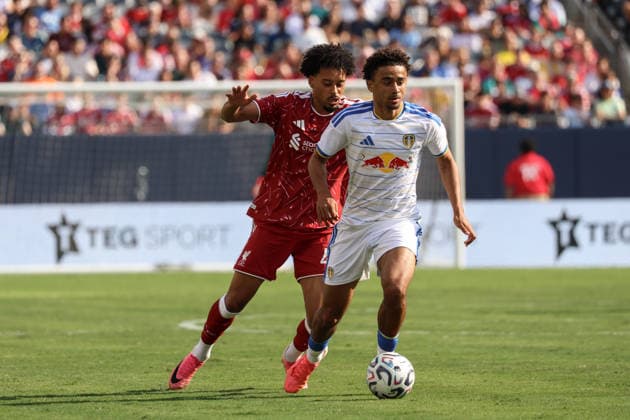 CHICAGO, USA - August 2: Jayden Lienou (65 Leeds United) is pressured during the club friendly game between Liverpool F.C. and Leeds Unites F.C. at Soldier Field on Sunday, August 2 in Chicago, USA  Copyright: xShainaxBenhiyoun SPPx Sportspressphoto_SPR199833