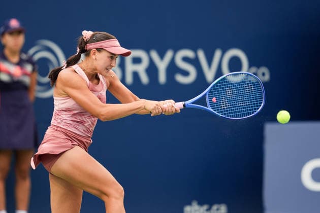 WTA, Tennis Damen Masters 1000 National Bank Open Toronto 2026 - Round of 128 - Day 1 Kamilla Rakhimova of Uzbekistan plays a backhand against Venus Williams of the United States of America during the Women™s Singles round of 128 match on day 1 of the WTA Masters 1000 National Bank Open at Sobeys Stadium. on August 2, 2026 in Toronto, Canada. (Photo by Leonardo Ramirez Eyepix Group) Copyright: xLeonardoxRamirezx xEyepixxGroupx LR02082026-02285