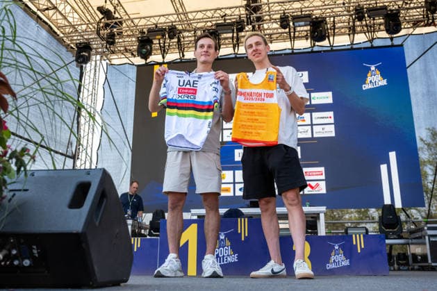 Cycling champion Tadej Pogacar with his fellow Ski jumping, Skispringen, Ski, nordisch champion Domen Prevc in Tadej s home town Komenda in Slovenia - 02 Aug 2026 Tadej Pogacar swapped starting bids with fellow ski jumping champion Domen Prevc on the stage in Tadej s hometown of Komenda. Komenda Slovenia Copyright: xAndrejxTarfilax xSOPAxImagesx DSC_4183_p