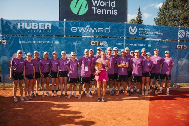 Siegerin Damen Einzel der 27. Ladies Open Hechingen 2026 Barbora Palicova gemeinsam mit den Linienrichtern, Tennis, 27. CTS Ladies Open Hechingen, 02.08.2026, Tennis, 27. CTS Ladies Open Hechingen, 02.08.2026, Hechingen *** Barbora Palicova, winner of the women s singles title at the 27th CTS Ladies Open Hechingen 2026, together with the line judges; Tennis, 27th CTS Ladies Open Hechingen, August 2, 2026, Tennis, 27th CTS Ladies Open Hechingen, August 2, 2026, Hechingen Copyright: xEibner-Pressefoto MaxxVogelx EP_MVL