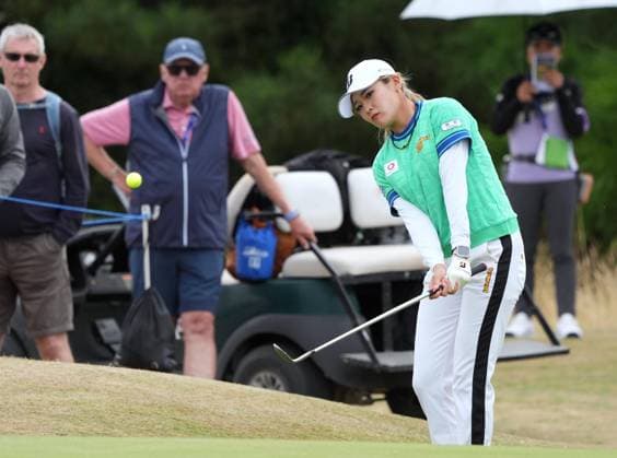Golf: Women s British Open Shiho Kuwaki of Japan plays a shot on the first hole during the final round of the Women s British Open golf tournament on Aug. 2, 2026, at Royal Lytham &amp; St Annes Golf Club in Lytham St Annes, England.  A14AA0005624869P