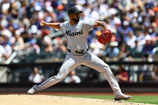 MLB, Baseball Herren, USA Miami Marlins Vs. New York Mets Miami Marlins starting pitcher Sandy Alcantara 22 throws during the first inning of a baseball game against the New York Mets at Citi Field in Flushing, New York, on August 2, 2026. Flushing N.Y. United States  Copyright: xGordonxDonovanx originalFilename:donovan-mlbmiami260802_npi6J.jpg