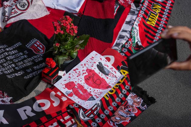 Tifosi in coda per rendere omaggio a Franco Baresi, presso la sede della societÃ Casa Milan, Milano (Italy) August 3, 2026 (Photo Claudio Furlan LaPresse) Fans queuing to pay their respects to Franco Baresi at the Casa Milan club headquarters, Milan (Italy), 3 August 2026 (Photo: Claudio Furlan LaPresse)  Copyright: xClaudioxFurlan LaPressex