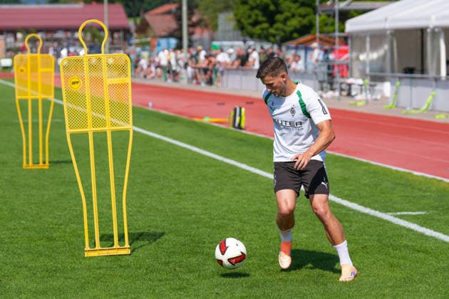 03.08.2026, xydrx, Fußball, Trainingslager, Borussia Mönchengladbach, Saison 2026 2027, Stadion am Birkenmoos: Enzo Leopold (Borussia Moenchengladbach, 8) DFB regulations prohibit any use of photographs as image sequences and or quasi-video. *** August 3, 2026, xydrx, soccer, training camp, Borussia Mönchengladbach, 2026–2027 season, Stadion am Birkenmoos, Enzo Leopold, Borussia Mönchengladbach, 8. DFB regulations prohibit any use of photographs as image sequences and or quasi-video Copyright: HMBxMedia YannisxDreimann