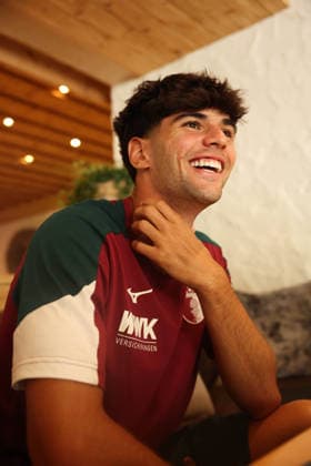 03.08.2026, GER, Fussball, Herren, FC Augsburg, 1. BL, Saison 2026 2027, Trainingslager, Medienrunde, Ribeiro FCA-Profi Rodrigo Ribeiro bei der Medienrunde im Trainingslager in Achenkirch Achenkirch *** August 3, 2026, GER, Soccer, Men s, FC Augsburg, Bundesliga 1, 2026–2027 Season, Training Camp, Media Session, Ribeiro FCA pro Rodrigo Ribeiro at the media session during the training camp in Achenkirch, Achenkirch