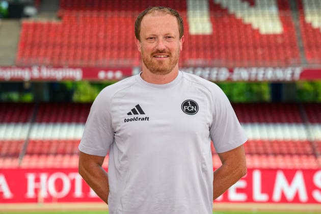 30.07.2026 - 1. FC Nürnberg FCN ( Club ) - 2. Fussball Bundesliga BL - Saison 2026 2027 - Fototermin Porträttermin Vorstellung Präsentation Pressetermin - - xwoxzix - Einzelbild Einzelfoto Portrait Porträt Kopfbild - Prof. Dr. Werner Krutsch ( Mannschaftsarzt 1. FC Nürnberg FCN ) *** July 30, 2026 1 FC Nuremberg FCN Club 2 Soccer Bundesliga BL 2026–2027 Season Photo Shoot Portrait Session Introduction Presentation Press Conference xwoxzix Single Image Individual Photo Portrait Headshot Prof. Dr. Werner Krutsch Team Doctor 1 FC Nuremberg FCN