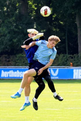 03.08.2026, DEU GER, Fussball , 2.Fussballbundesliga, Saison 2026 2027), Sportforum, Hertha BSC, Training, Kopfball Marius Gersbeck (Hertha BSC Berlin 35), Mayson Grothe (Hertha BSC Berlin 50) 2. Liga: DFB DFL regulations prohibit any use of photographs as image sequences and or quasi-video) Berlin Sportforum Berlin Deutschland *** August 3, 2026, Germany, Soccer, 2. Bundesliga, 2026–2027 Season, Sportforum, Hertha BSC, Training, Header by Marius Gersbeck, Hertha BSC Berlin 35, Mayson Grothe, Hertha BSC Berlin 35, 2. Bundesliga, DFB and DFL regulations prohibit any use of photographs as image sequences and or quasi-video. Berlin Sportforum, Berlin, Germany Copyright: xNordphotox xEnglerx
