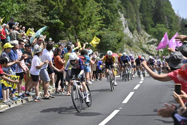 03.08.2026 --- Col de la Faucille, Frankreich --- Radsport --- Tour De France Femmes --- 3. Etappe von Genf Passy nach Poligny --- --- Puck Pieterse (Fenix-Premiertech) sprintet um die Bergwertung am Col de la Faucille zu gewinnen Tour De France Femmes stage 3 *** August 3, 2026 Col de la Faucille, France Cycling Tour de France Femmes Stage 3 from Geneva-Passy to Poligny Puck Pieterse (Fenix Premiertech) sprints to win the mountain classification at the Col de la Faucille Tour de France Femmes Stage 3