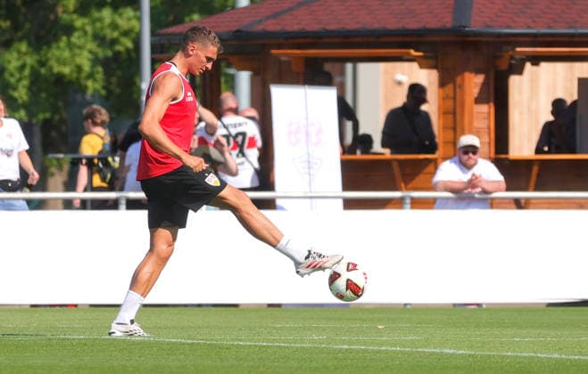 03.08.2026, Deutschland, Grassau, Fußball Bundesliga, Saison 2026 2027, Trainingslager VfB Stuttgart, Grischa Prömel *** August 3, 2026, Germany, Grassau, Bundesliga, 2026–2027 season, VfB Stuttgart training camp, Grischa Prömel