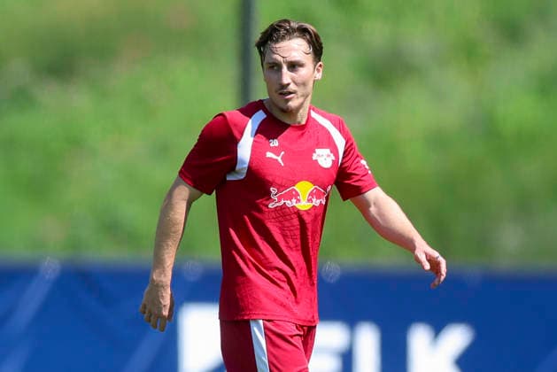 Rocco Reitz (RB Leipzig) schaut, Tag 2, Trainingslager RB Leipzig, Gut Brandlhof am 03. August 2026 in Saalfelden, Oesterreich. (Foto von Marco Steinbrenner DeFodi Images) Rocco Reitz (RB Leipzig) looks on, Tag 2, Trainingslager RB Leipzig, Gut Brandlhof, August 3, 2026 in Saalfelden, Austria. (Photo by Marco Steinbrenner DeFodi Images) (Photo by Marco Steinbrenner DeFodi Images) - *** Rocco Reitz of RB Leipzig looks on, Day 2, RB Leipzig training camp, Gut Brandlhof, on August 3, 2026, in Saalfelden, Austria. Photo by Marco Steinbrenner, DeFodi Images. Rocco Reitz of RB Leipzig looks on, Day 2, RB Leipzig training camp, Gut Brandlhof, August 3, 2026, in Saalfelden, Austria. Photo by Marco Steinbrenner, DeFodi Images. Photo by Marco Steinbrenner, DeFodi Images