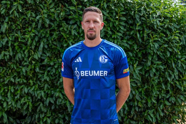 03.08.2026, Porträttermin 2026 2027 beim FC Schake 04, 1. Bundesliga, , Janik Bachmann (FC Schalke 04). Gelsenkirchen Veltins Arena NRW Deutschland xRHR-FOTO DEx *** August 3, 2026, Photo shoot for the 2026–2027 season at FC Schalke 04, Bundesliga 1, , Janik Bachmann, FC Schalke 04, Gelsenkirchen, Veltins Arena, North Rhine-Westphalia, Germany, xRHR FOTO DEx Copyright: DennisxEwert RHR-FOTOx RHR-FOTO DE