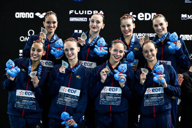 Athletes of team Spain, silver medal attend the medal ceremony of the artistic swimming Team Free Final during the European Aquatics Championships at the Olympic Aquatic Center in Paris (France), August 3, 2026. Andrea Staccioli