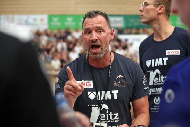 03.08.2026, xovx, Handball Lindencup, HSG Pohlheim - HSG Linden Trainer Mario Weber (HSG Pohlheim) Linden Stadthalle Hessen Deutschland (DE) *** August 3, 2026, xovx, Lindencup Handball Tournament, HSG Pohlheim vs. HSG Linden; Coach Mario Weber; HSG Pohlheim vs. HSG Linden; Linden City Hall; Hesse, Germany; DE