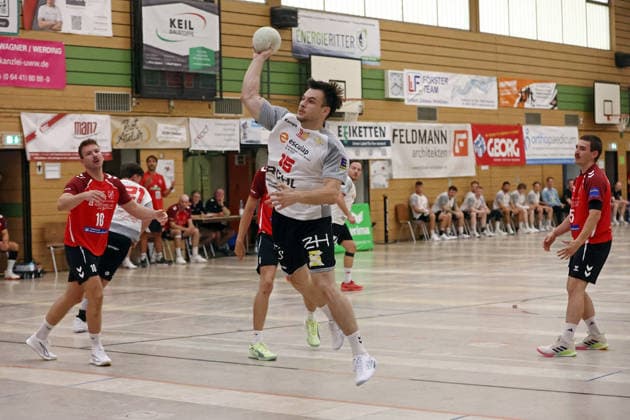 03.08.2026, xovx, Handball Lindencup, HSG Wettenberg - TuS Holzheim v.l. Simon Giebenhain (TuS Holzheim), Tristan Schepp (HSG Wettenberg), Fabian Weide (HSG Wettenberg), Max Schneider (TuS Holzheim) Linden Stadthalle Hessen Deutschland (DE) *** August 3, 2026, xovx, Lindencup Handball Tournament, HSG Wettenberg vs. TuS Holzheim, Simon Giebenhain (TuS Holzheim), Tristan Schepp (HSG Wettenberg), Fabian Weide (HSG Wettenberg), Max Schneider (TuS Holzheim), Linden Stadthalle, Hesse, Germany, DE