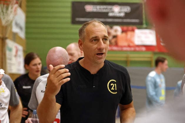 03.08.2026, xovx, Handball Lindencup, HSG Wettenberg - TuS Holzheim Trainer Dragan Nenad (HSG Wettenberg) Linden Stadthalle Hessen Deutschland (DE) *** August 3, 2026, xovx, Lindencup Handball Tournament, HSG Wettenberg vs. TuS Holzheim, Coach Dragan Nenad, HSG Wettenberg, Linden City Hall, Hesse, Germany, DE