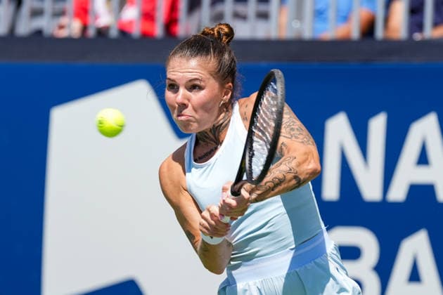 WTA, Tennis Damen Masters 1000 National Bank Open Toronto 2026 - Round of 128 - Day 3 Oleksandra Oliynykova of Ukraine hits a two-handed backhand against Karolina Pliskova of Czechia during the Women™s Singles round of 128 match on day 3 of the WTA Masters 1000 National Bank Open at Sobeys Stadium. on August 3, 2026 in Toronto, Canada. (Photo by Leonardo Ramirez Eyepix Group) Copyright: xLeonardoxRamirezx xEyepixxGroupx LR03082026-06719