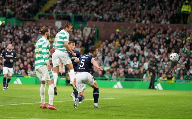 Benjamin Nygren of Celtic scores with a header to give Celtic a 1-0 lead. Celtic v Dundee, William Hill Scottish Premiership, Football, Celtic Park, Glasgow, Scotland, UK - 03 Aug 2026Glasgow Celtic Park Scotland United Kingdom  Copyright: xStuartxWallace Shutterstockx 17032193ad