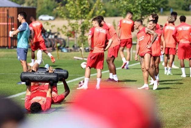 GER, Trainingslager Bayer 04 Leverkusen - Blankenhain 03.08.2026, Blankenhain, GER, Saison 2026 2027, 1.Bundesliga, Bayer 04 Leverkusen - Trainingslager im Bild u.a. Ibrahim Maza (Leverkusen) trainieren mit einer Rolle DFL regulations prohibit any use of photographs as image sequences and or quasi-video *** GER, Bayer 04 Leverkusen Training Camp in Blankenhain, August 3, 2026, Blankenhain, GER, 2026–2027 Season, Bundesliga 1, Bayer 04 Leverkusen Training Camp in Pictures, including Ibrahim Maza; Leverkusen training with a roller. DFL regulations prohibit any use of photographs as image sequences and or quasi-video.