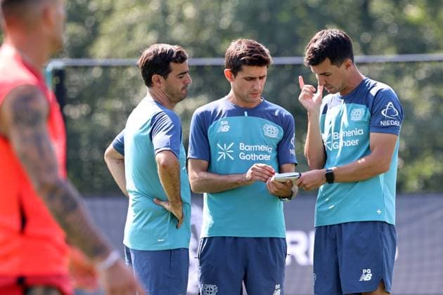 GER, Trainingslager Bayer 04 Leverkusen - Blankenhain 03.08.2026, Blankenhain, GER, Saison 2026 2027, 1.Bundesliga, Bayer 04 Leverkusen - Trainingslager im Bild Trainer Carles Martinez, Co-Trainer Serge Runge und Co-Trainer Pol Garcia DFL regulations prohibit any use of photographs as image sequences and or quasi-video *** GER, Bayer 04 Leverkusen Training Camp in Blankenhain, August 3, 2026, Blankenhain, GER, 2026–2027 Season, Bundesliga 1, Bayer 04 Leverkusen Training Camp in Pictures: Head Coach Carles Martinez, Assistant Coach Serge Runge, and Assistant Coach Pol Garcia. DFL regulations prohibit any use of photographs as image sequences and or quasi-video.