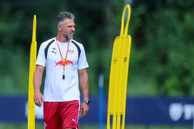 Trainer Martin Demichelis (RB Leipzig) schaut enttäuscht, Tag 2, Trainingslager RB Leipzig, Gut Brandlhof am 03. August 2026 in Saalfelden, Österreich. (Foto von Marco Steinbrenner DeFodi Images) Trainer Martin Demichelis (RB Leipzig) looks dejected, Tag 2, Trainingslager RB Leipzig, Gut Brandlhof, August 3, 2026 in Saalfelden, Austria. (Photo by Marco Steinbrenner DeFodi Images) - *** RB Leipzig coach Martin Demichelis looks disappointed, Day 2, RB Leipzig training camp, Gut Brandlhof on August 3, 2026, in Saalfelden, Austria. Photo by Marco Steinbrenner, DeFodi Images. Coach Martin Demichelis of RB Leipzig looks dejected, Day 2, RB Leipzig training camp, Gut Brandlhof, August 3, 2026, in Saalfelden, Austria. Photo by Marco Steinbrenner, DeFodi Images