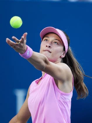 National Bank Open 2026 - Day 3 TORONTO, CANADA - AUGUST 3 : Zeynep Sonmez of Turkiye serves against Rebecca Marino of Canada in the round of 128 during the WTA, Tennis Damen 1000 National Bank Open in Toronto, Ontario, Canada on August 3, 2026. Mert Alper Dervis Anadolu Ontario Canada. Editorial use only. Please get in touch for any other usage.  Copyright: x2026xAnadoluxMertxAlperxDervisx