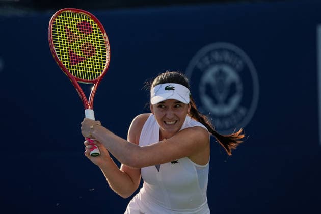 WTA, Tennis Damen Masters 1000 National Bank Open Toronto 2026 - Round of 128 - Day 3 Eva Lys of Germany plays a backhand during the Women™s Singles round of 128 match against Panna Udvardy of Hungary on day 3 of the WTA Masters 1000 National Bank Open at Sobeys Stadium on August 3, 2026, in Toronto, Canada. (Photo by Leonardo Ramirez Eyepix Group) Copyright: xLeonardoxRamirezx xEyepixxGroupx LR03082026-04294