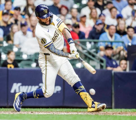 Milwaukee Brewers left fielder Jackson Chourio fouls a ball off his foot in the ninth inning of the MLB, Baseball Herren, USA game between the Pittsburgh Pirates and the Milwaukee Brewers at American Family Field in Milwaukee, Wisconsin on Monday, August 3, 2026. The Pirates defeated the Brewers 4-3.  MIL20260803835 TANNENxMAURY
