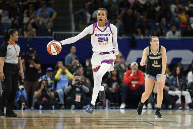 CHICAGO, USA - August 3: DeWanna Bonner (24 Phoenix Mercury) reacts to a play during the WNBA, Basketball Damen, USA game between the Chicago Sky and Phoenix Mercury at Wintrust Arena on Monday, August 3 in Chicago, USA  Copyright: xShainaxBenhiyoun SPPx Sportspressphoto_SPR200326