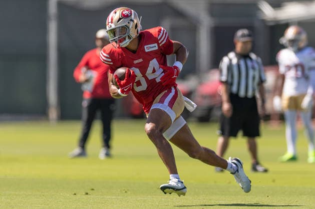 NFL, American Football Herren, USA San Francisco 49ers Training Camp Aug 3, 2026; Santa Clara, California, USA; San Francisco 49ers wide receiver Colton Dowell (84) runs with the ball during Training Camp at the SAP Performance Center next to Levi™s Stadium. Mandatory Credit: Stan Szeto - Image of Santa Clara California USA EDITORIAL USE ONLY Copyright: xStanxSzetox StanxSzetox iosphotos416945