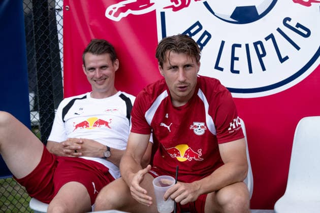 Willi Orban (RB Leipzig, 04) ist noch rekonvaleszent, RB Leipzig, Fussball, Trainingslager Austria, Saison Vorbereitung, Saison 2026 2027, GER, 03.08.2026, Eibner-Pressefoto Andreas Ulmer RB Leipzig, Fussball, Trainingslager Austria, Saison Vorbereitung, Saison 2026 2027, GER, 03.08.2026, *** Willi Orban (RB Leipzig, No. 04) is still recovering; RB Leipzig, soccer, training camp in Austria, preseason, 2026–2027 season, GER, August 3, 2026, Eibner Press Photo: Andreas Ulmer, RB Leipzig, soccer, training camp in Austria, preseason, 2026–2027 season, GER, August 3, 2026, Copyright: xEibner-Pressefoto AndreasxUlmerx EP_AUR
