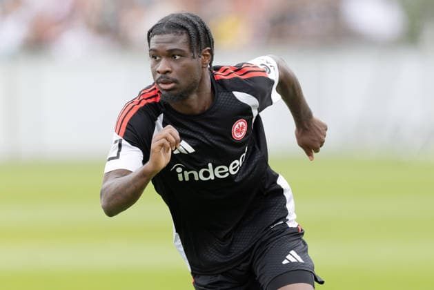 Football, Bundesliga 1, Eric-Junior Dina Ebimbe moves from Eintracht Frankfurt to FC Schalke 04, archive photos