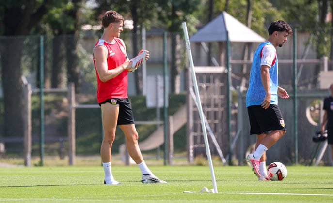04.08.2026, Deutschland, Grassau, Fußball Bundesliga, Saison 2026 2027, Trainingslager VfB Stuttgart, Ramon Hendriks *** August 4, 2026, Germany, Grassau, Bundesliga, 2026–2027 season, VfB Stuttgart training camp, Ramon Hendriks