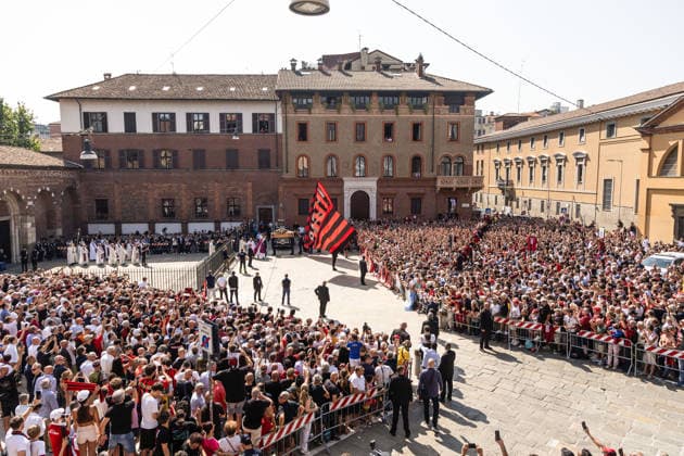 IPA87229629 - Milan: Franco Baresi™s Funeral at the Basilica of Sant™Ambrogio In the photo: the arrival of the casket  Copyright: xFrancescoxEnriquezx xPoolxEnriquezxPiaggesix 0863317596st