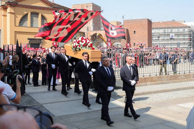 News - Funeral of Franco Baresi The coffin of Franco Baresi at Basilica Sant Ambrogio during Funeral of Franco Baresi, News in Milan, Italy, August 04 2026 Milan Basilica of Sant Ambrogio Italy Copyright: xRobertaxCorradinx xLiveMediax 0863317932st