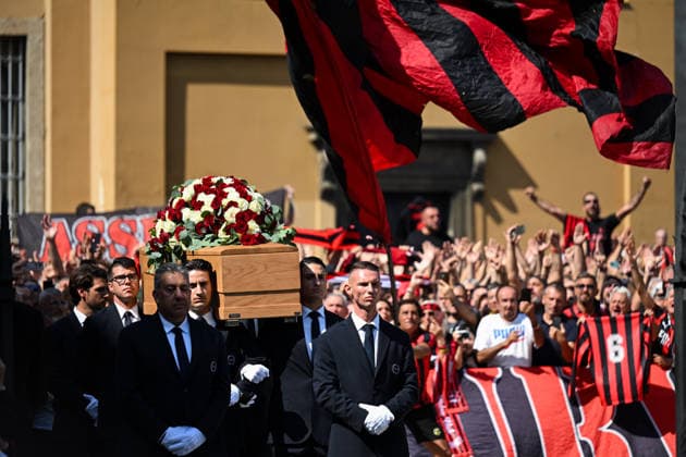 Funeral of former AC Milan footballer Franco Baresi in Milan, Italy MILAN, ITALY - AUGUST 4: The coffin of former AC Milan footballer Franco Baresi arrives at the Basilica of Sant Ambrogio ahead of his funeral in Milan, Italy, on August 4, 2026. Baresi, regarded as one of the greatest defenders in football history and an icon of AC Milan, died at the age of 66. Piero Cruciatti Anadolu Milan Italy. Editorial use only. Please get in touch for any other usage.  Copyright: x2026xAnadoluxPieroxCruciattix