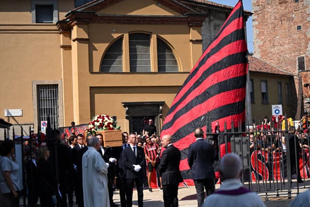 Funeral of former AC Milan footballer Franco Baresi in Milan, Italy MILAN, ITALY - AUGUST 4: The coffin of former AC Milan footballer Franco Baresi arrives at the Basilica of Sant Ambrogio ahead of his funeral in Milan, Italy, on August 4, 2026. Baresi, regarded as one of the greatest defenders in football history and an icon of AC Milan, died at the age of 66. Piero Cruciatti Anadolu Milan Italy. Editorial use only. Please get in touch for any other usage.  Copyright: x2026xAnadoluxPieroxCruciattix