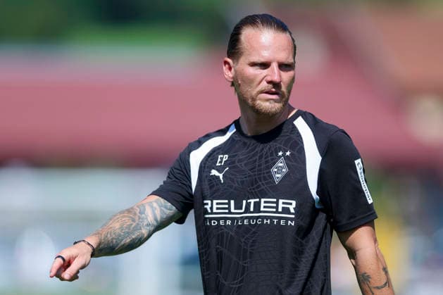 Trainer Eugen Polanski (Borussia Moenchengladbach) gestikuliert waehrend des Trainingslagers von Borussia Moenchengladbach, Stadion Birkenmoos am 04. August 2026 in Rottach-Egern, Deutschland. (Foto von Marco Steinbrenner DeFodi Images) +++ Trainer Eugen Polanski (Borussia Moenchengladbach) gestures during the Borussia Moenchengladbach Training camp at Stadion Birkenmoos on August 4, 2026 in Rottach-Egern, Germany. (Photo by Marco Steinbrenner DeFodi Images) (Photo by Marco Steinbrenner DeFodi Images) - *** Borussia Mönchengladbach coach Eugen Polanski gestures during the Borussia Mönchengladbach training camp, Birkenmoos Stadium on August 4, 2026, in Rottach-Egern, Germany. Photo by Marco Steinbrenner, DeFodi Images. Coach Eugen Polanski of Borussia Mönchengladbach gestures during the Borussia Mönchengladbach training camp at Birkenmoos Stadium on August 4, 2026 in Rottach-Egern, Germany. Photo by Marco Steinbrenner, DeFodi Images. Photo by Marco Steinbrenner, DeFodi Images.