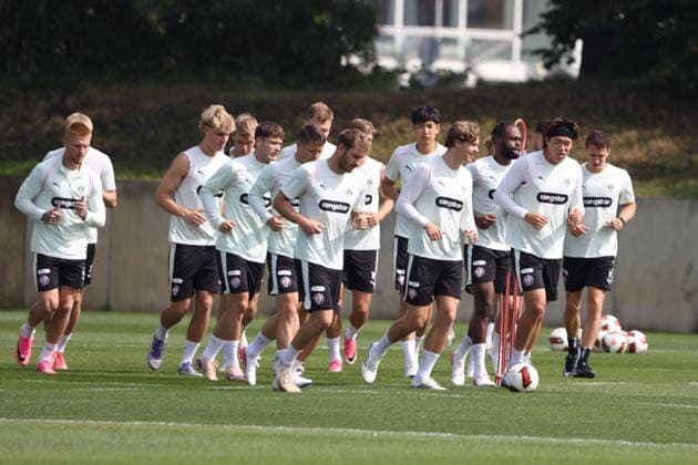 Football, 2nd Bundesliga, FC St. Pauli, training
