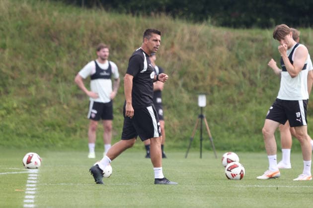 Fussball I Herren I Sasion 2026 2027 I 1 2.Bundesliga I FC St.Pauli I Training I 04.08.2026 Marcel Rapp (Cheftrainer, FC St. Pauli) Hamburg Trainingsgelände Kollaustraße Hamburg Deutschland *** Soccer I Men s Team I 2026–2027 Season I 1st and 2nd Bundesliga I FC St. Pauli I Practice I August 4, 2026 Marcel Rapp, Head Coach, FC St. Pauli Hamburg, Kollaustraße Training Facility, Hamburg, Germany Copyright: xLobeca RalfxHomburgx