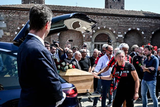August 4, 2026, Milan, Mi, Italy: Franco Baresi s funeral at the Basilica of Sant Ambrogio, the city gathers to pay its last respects to the historic AC Milan captain. Milan, August 4, 2026 The Last Farewell To Franco Baresi: Hundreds In Santoo¡o Ambrogio For The Funeral  - ZUMAa289 0863327090st Copyright: xNicolaxMarfisix xAgfx