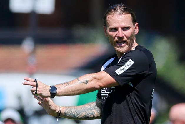 Trainer Eugen Polanski (Borussia Moenchengladbach) gestikuliert waehrend des Trainingslagers von Borussia Moenchengladbach, Stadion Birkenmoos am 04. August 2026 in Rottach-Egern, Deutschland. (Foto von Marco Steinbrenner DeFodi Images) +++ Trainer Eugen Polanski (Borussia Moenchengladbach) gestures during the Borussia Moenchengladbach Training camp at Stadion Birkenmoos on August 4, 2026 in Rottach-Egern, Germany. (Photo by Marco Steinbrenner DeFodi Images) (Photo by Marco Steinbrenner DeFodi Images) - *** Borussia Mönchengladbach coach Eugen Polanski gestures during the Borussia Mönchengladbach training camp, Birkenmoos Stadium on August 4, 2026, in Rottach-Egern, Germany. Photo by Marco Steinbrenner, DeFodi Images. Coach Eugen Polanski of Borussia Mönchengladbach gestures during the Borussia Mönchengladbach training camp at Birkenmoos Stadium on August 4, 2026 in Rottach-Egern, Germany. Photo by Marco Steinbrenner, DeFodi Images. Photo by Marco Steinbrenner, DeFodi Images.