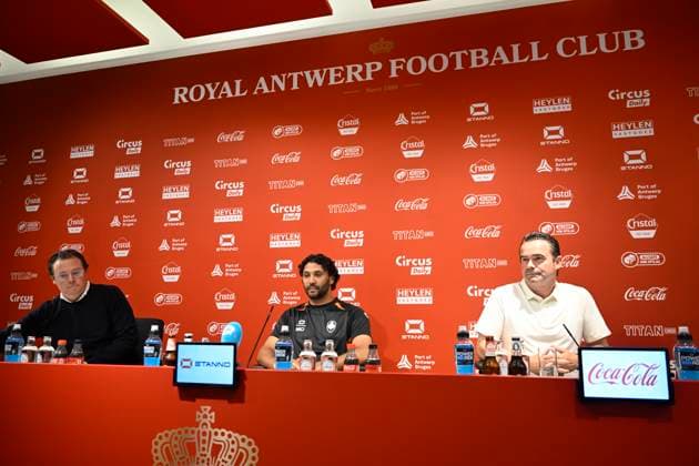 Antwerp FC presents new signing head coach Compper Marvin ANTWERPEN, BELGIUM - AUGUST 04 : New signing head coach of Antwerp FC Compper Marvin talking to the press during his official presentation together with Overmars Marc sports director of Royal Antwerp FC and Jacques Sven general director of Royal Antwerp FC at the Bosuil stadium pressroom on August 04, 2026 in Antwerpen, Belgium, 04 08 2026 Antwerpen Belgium  Copyright: xNicoxVereeckenx
