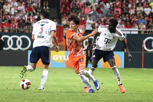 SKO, Bara Sapoko Mdiaye (FC Bayern Muenchen 39), Kim Jaewoo (Jeju 41), Kim Min-jae (Bayern Muenchen 3), SK Jeju vs. FC Bayern Muenchen,Testspiel, Suedostasien-Reise, Saison 2026-27, 04.08.2026 *** SKO, Bara Sapoko Mdiaye, FC Bayern Munich 39, Kim Jaewoo, Jeju 41, Kim Min-jae, Bayern Munich 3, SK Jeju vs. FC Bayern Munich, Friendly Match, Southeast Asia Tour, 2026–27 Season, August 4, 2026 Copyright: xEibner-Pressefotox EP_JNL