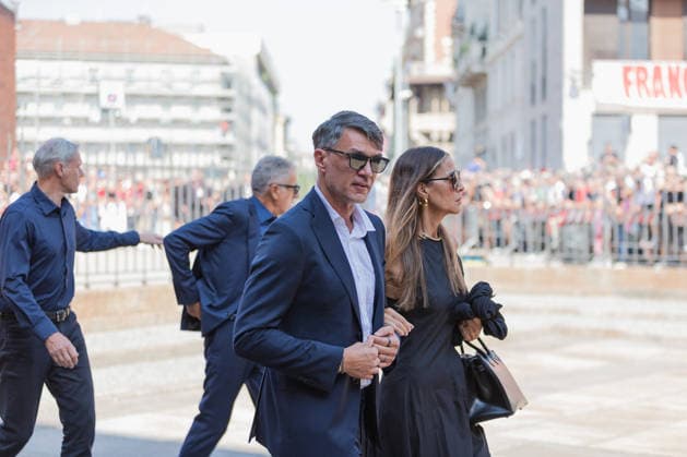 Foto IPP - Luca Micheli Gruppo Editoriale LiveMedia Milan 04 08 2026 funerale di Franco Baresi - ex calciatore del Milan e della nazionale dell Italia Nella foto: Paolo Maldini con la moglie Adriana Fossa Italy Photo Press - World Copyright Milan italy Italy ITALY  Copyright: xR4924_italyphotopressx